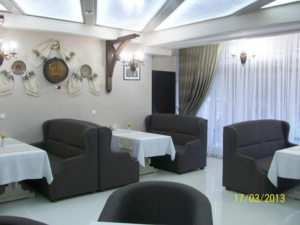 Hotel Bachus Chisinau Ruang foto